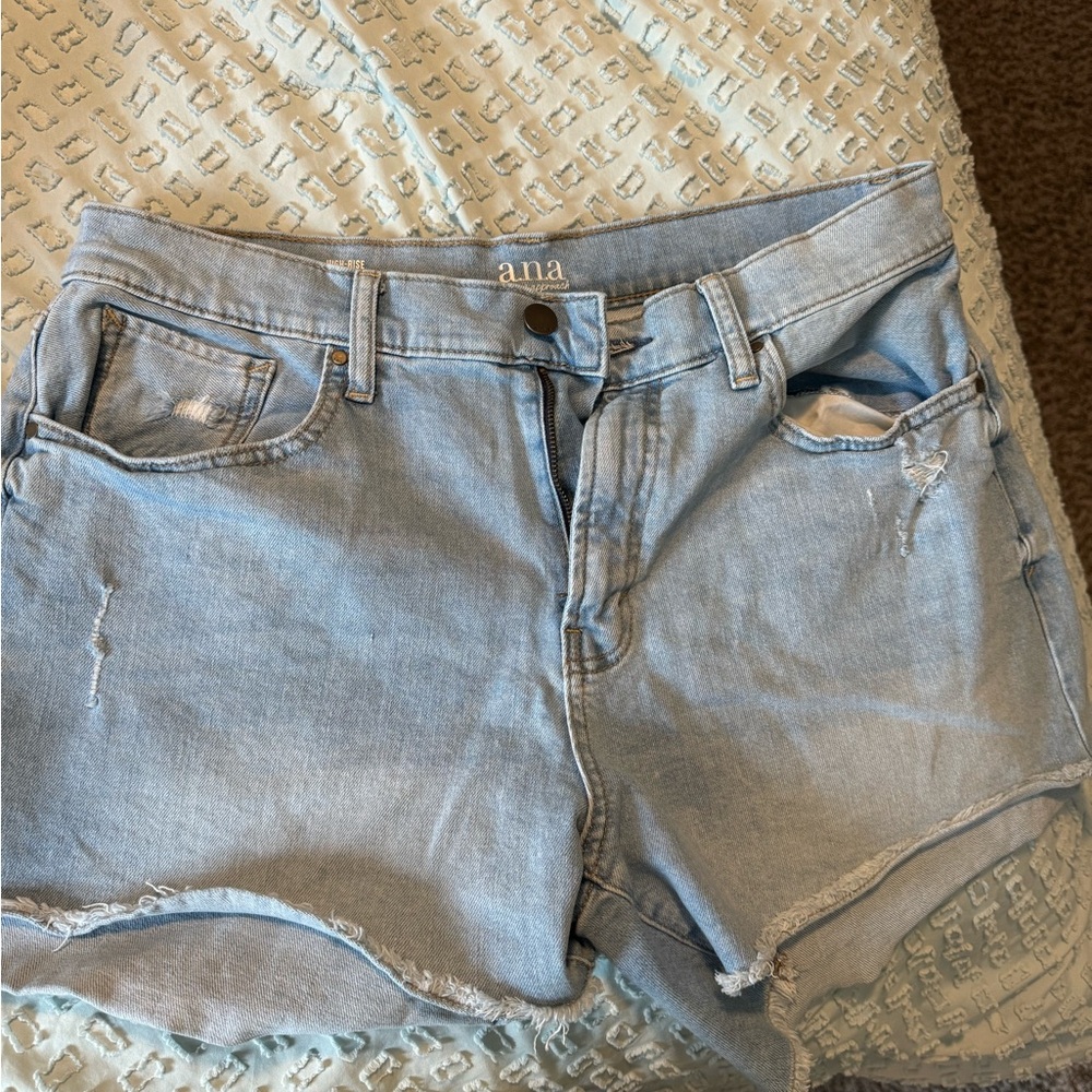 Ana Women’s Denim Shorts